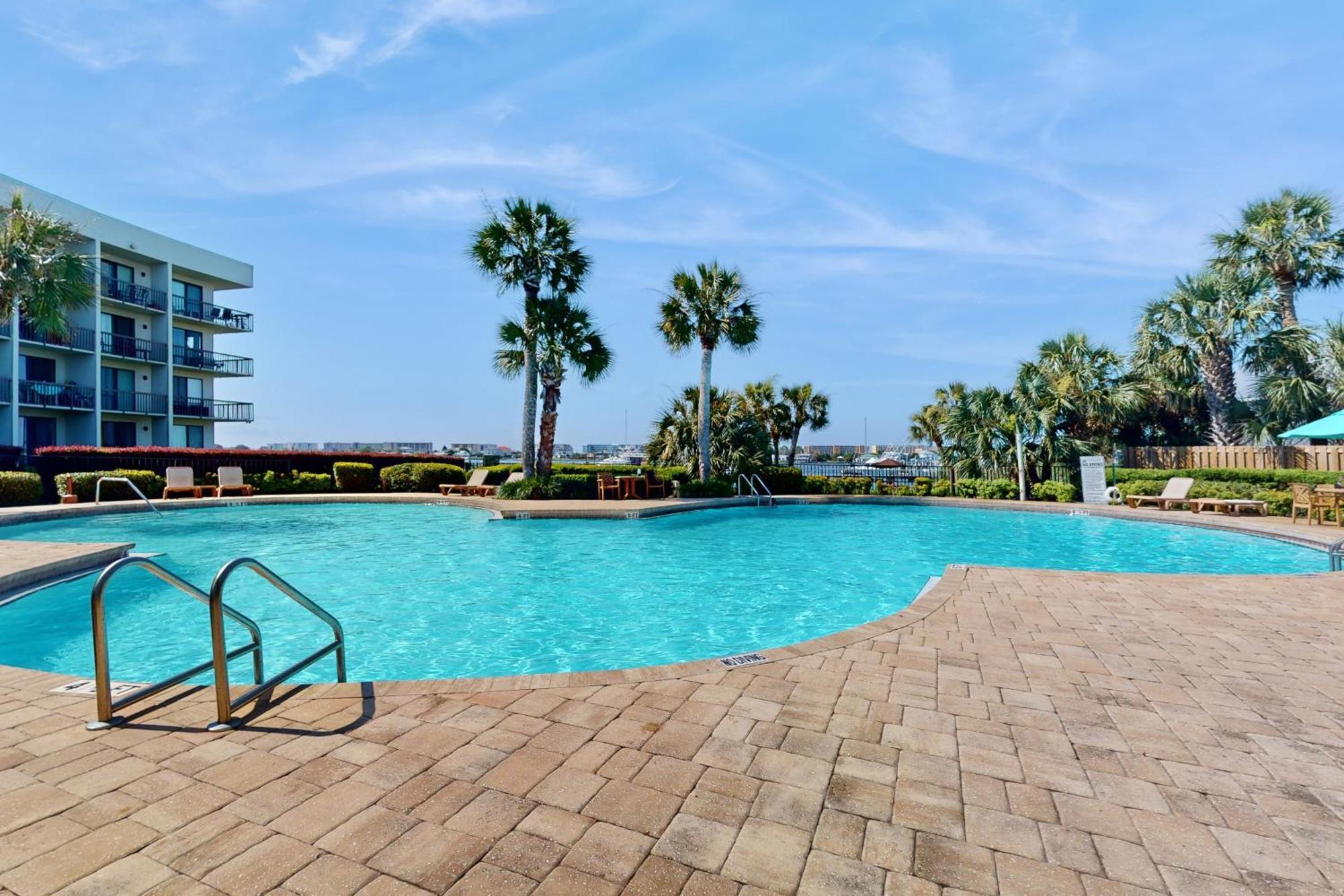 Pirates' Bay Marina Ii * Fort Walton Beach